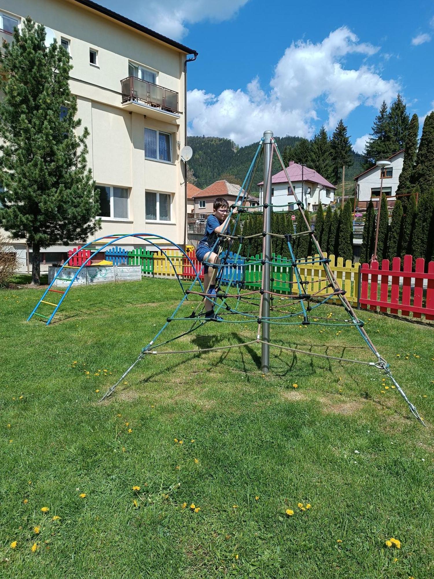 Apartman Family S Vyhladom Na Choc Lucky Exterior photo